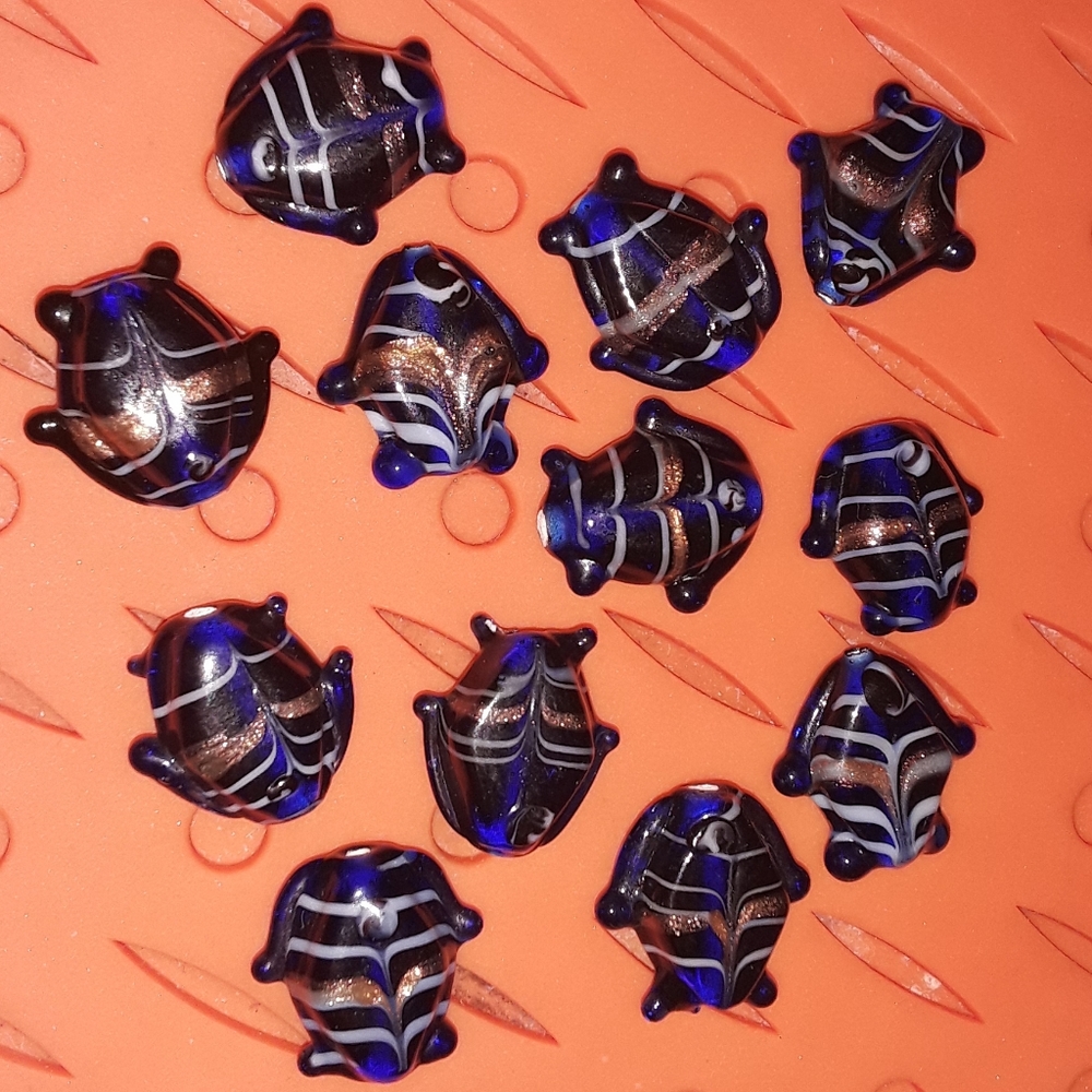 Beads - Lampwork Fish Beads (12) - New